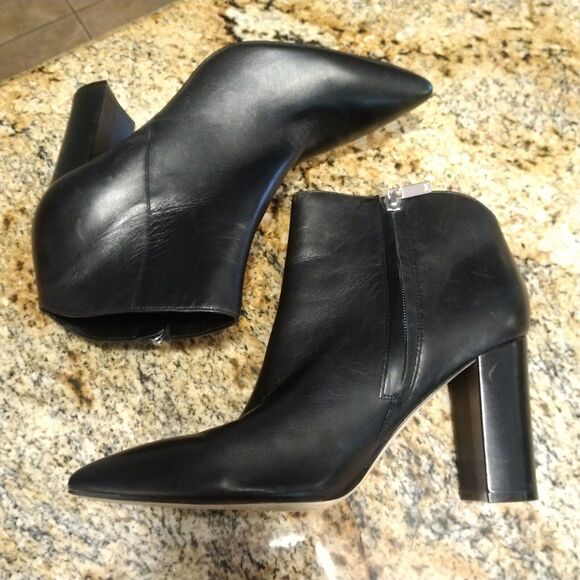 Marc Fisher LTD LUNNO Pointed Toe Block Heel Ankle Boot Size: 8M - Picture 6 of 14